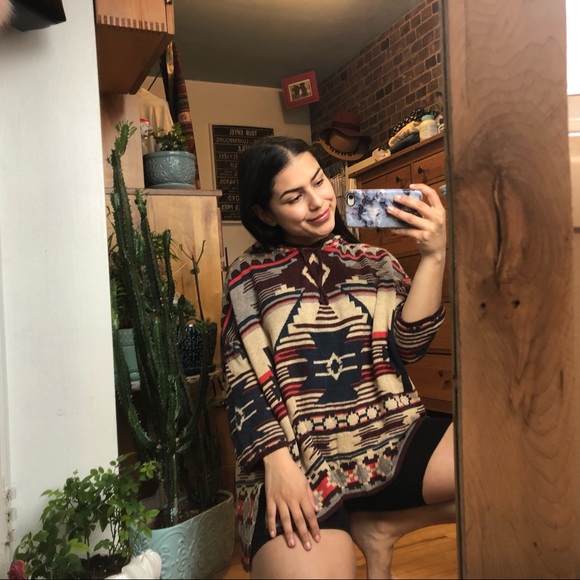 H&M pattern sweater - Picture 2 of 4